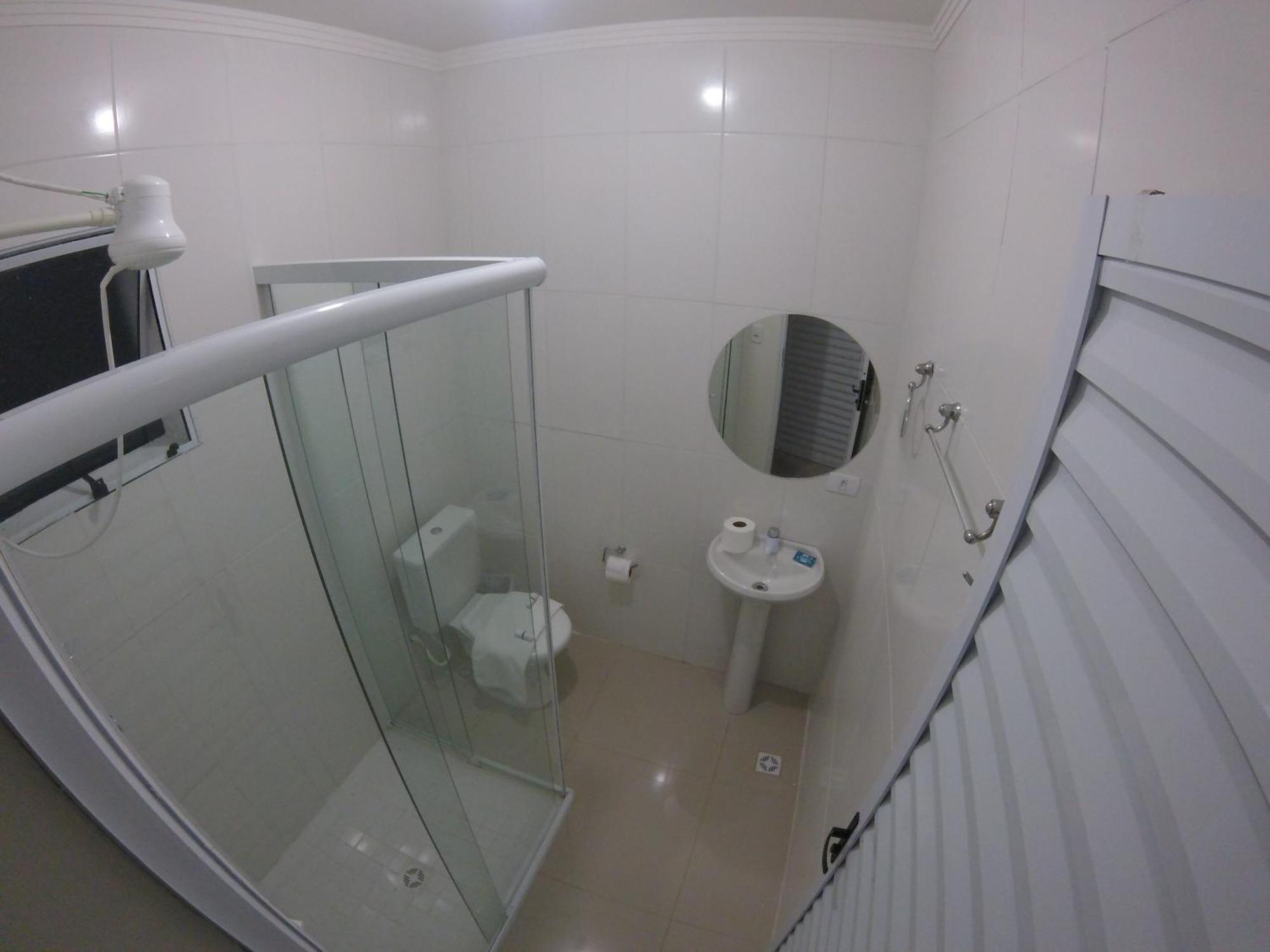 Pousada Praia Cia, Piscina, Centro, Estacionamento, Wifi, Saida Ate As 16H Bertioga Habitación foto